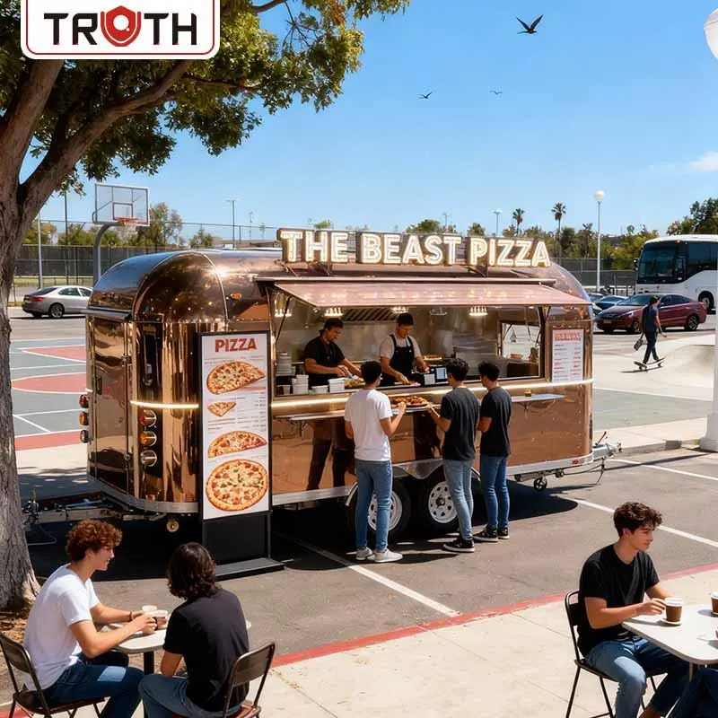Pizza z wózkiem gastronomicznym